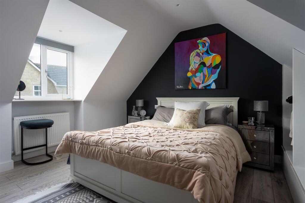 45 - 1 Holm Oaks - GL7 2RQ - Web.jpg