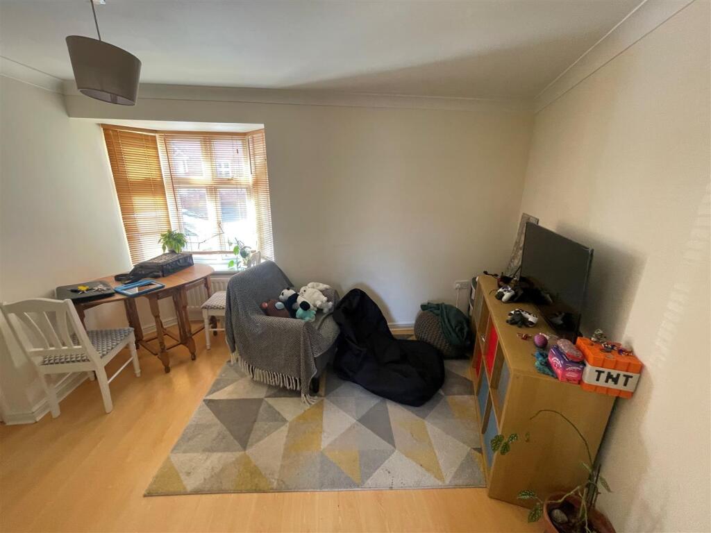 Dining room 2.jpg