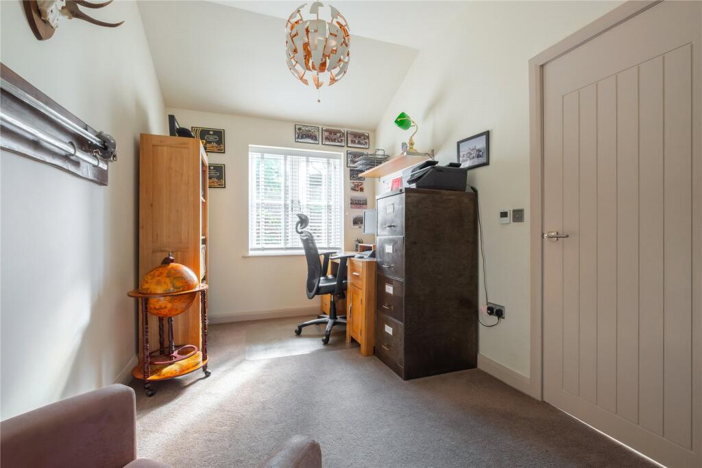 Bedroom 5/Work Space