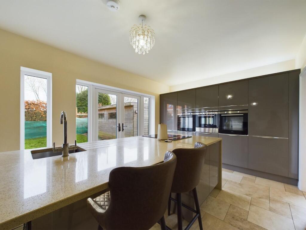 Kitchen/Living Area