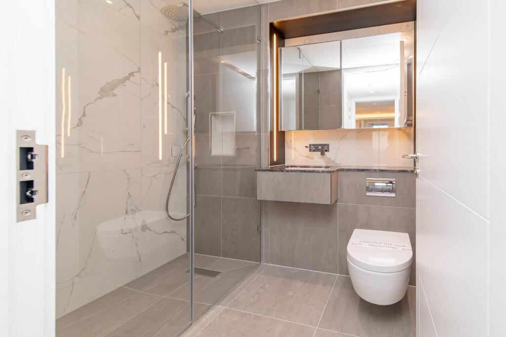 Shower Room     .jpg