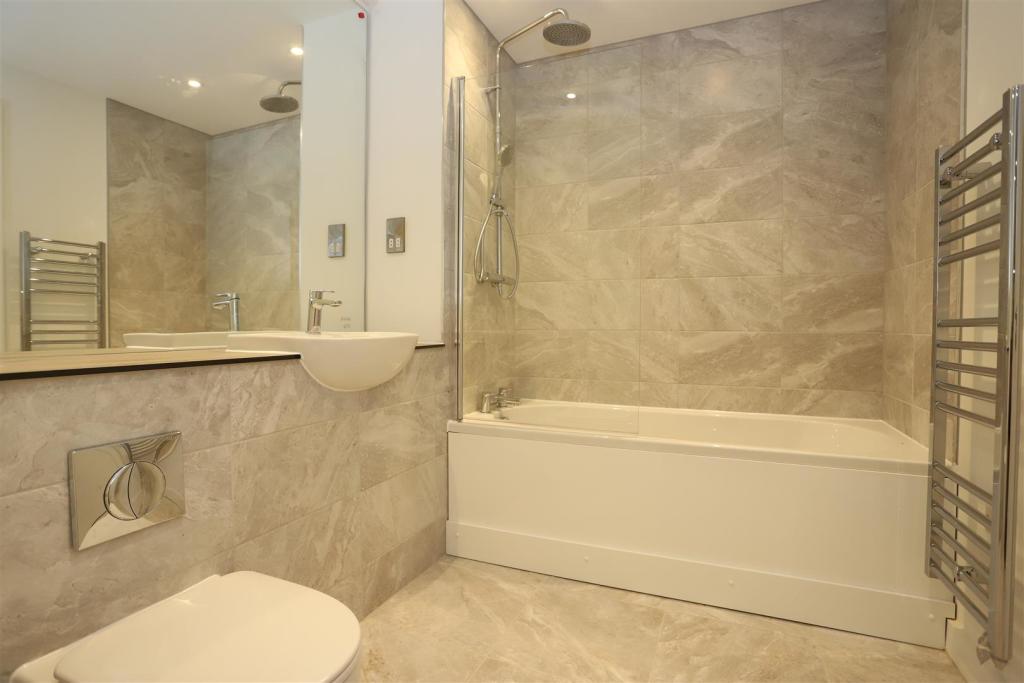 Bathroom.JPG