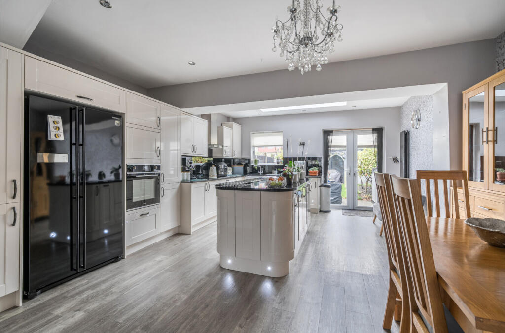 1381704-9-6917334...