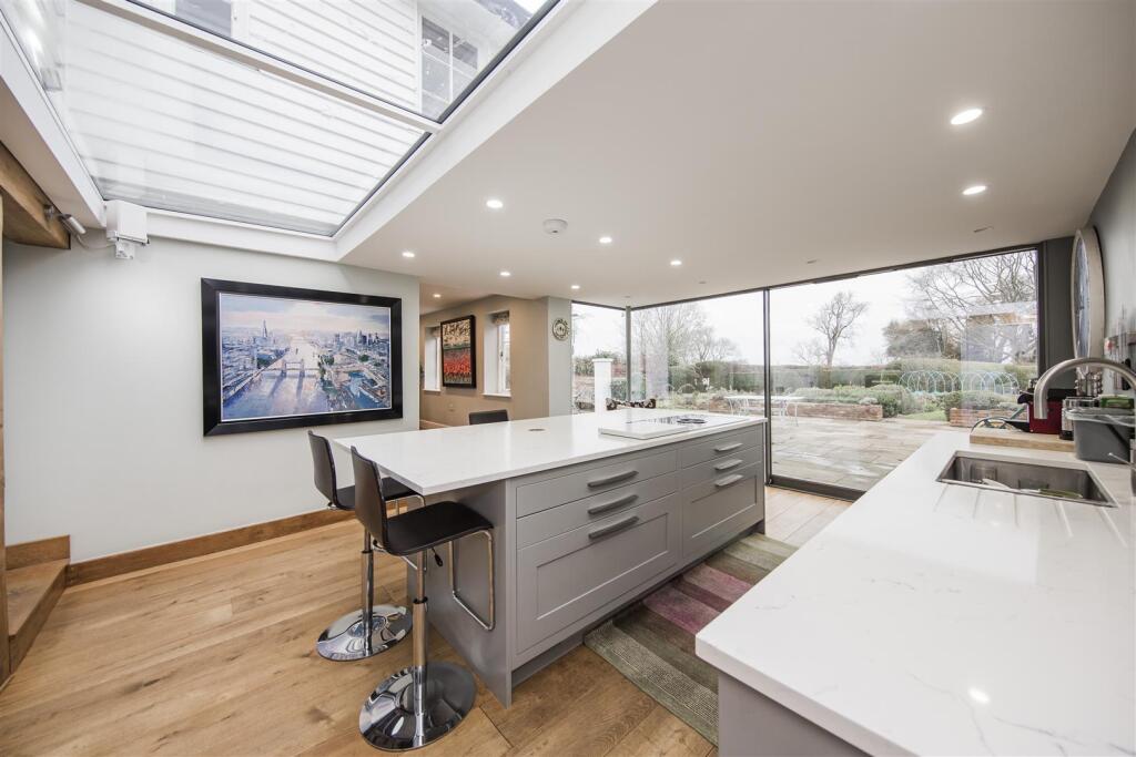 Stunning Open Plan Kitchen