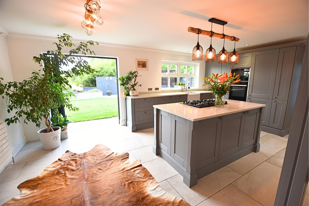 LIVING KITCHEN DINER