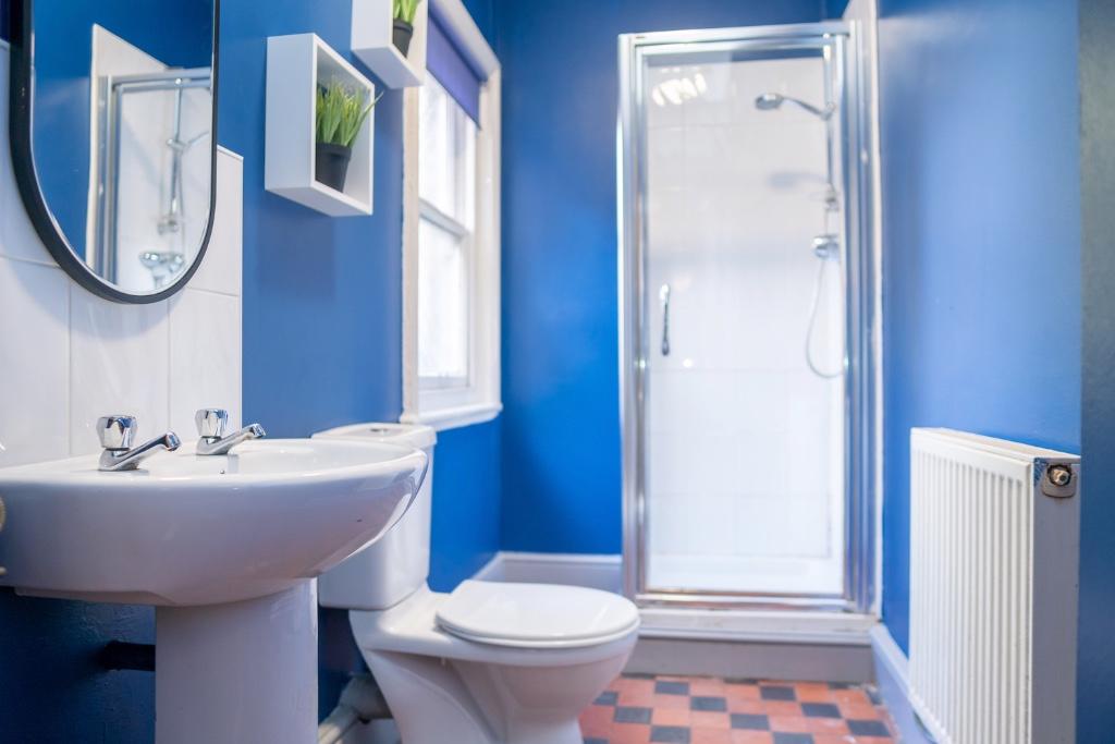 Shower room 