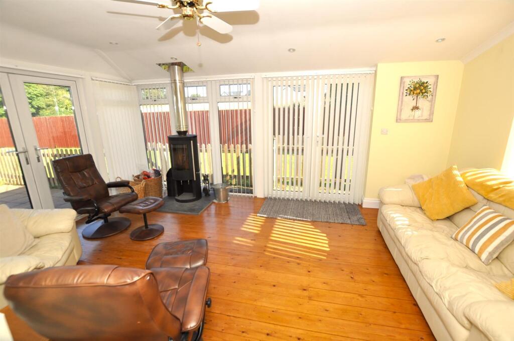 Sun Lounge Room