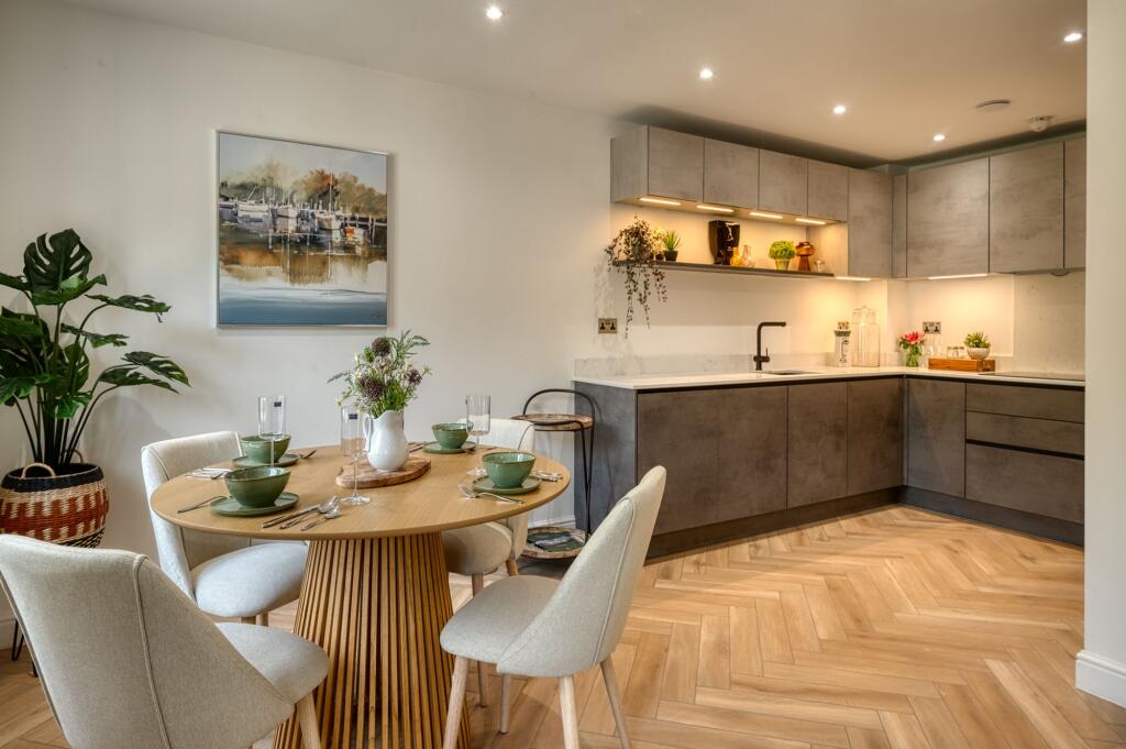 Kitchen &amp; Dining Area