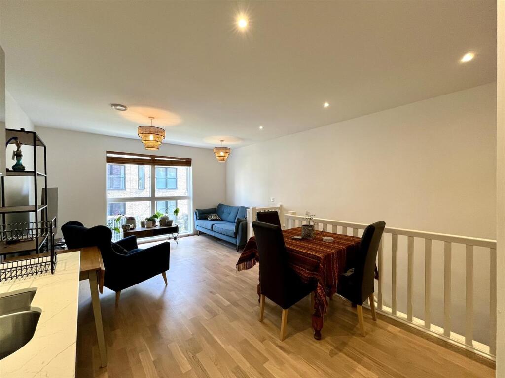 Dining / Living Area Aspect 2
