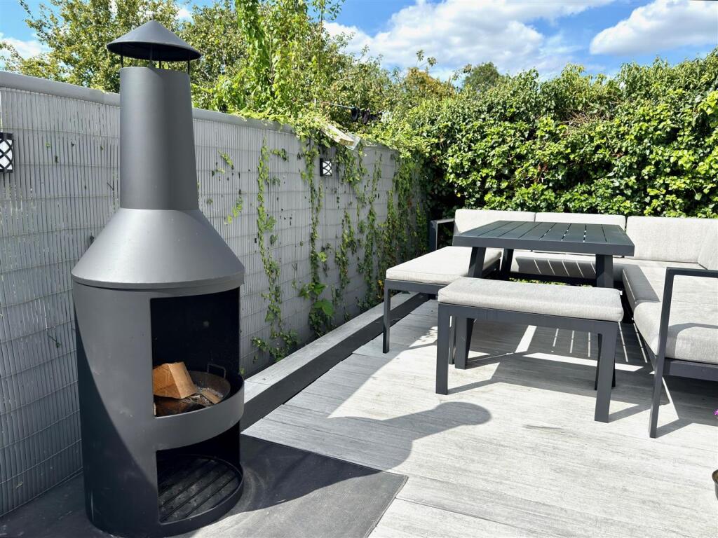 OUTSIDE SEATING.jpg