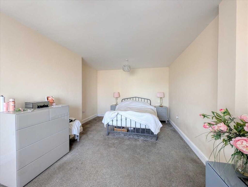 Bedroom 4 /