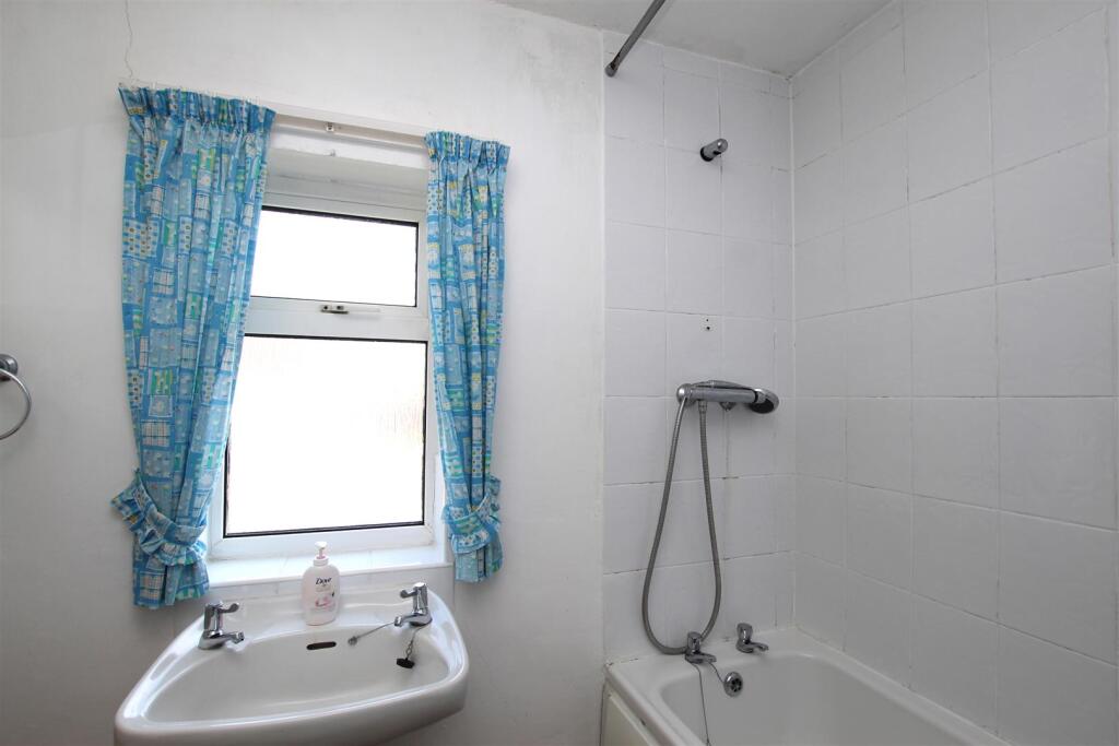 Bathroom.JPG