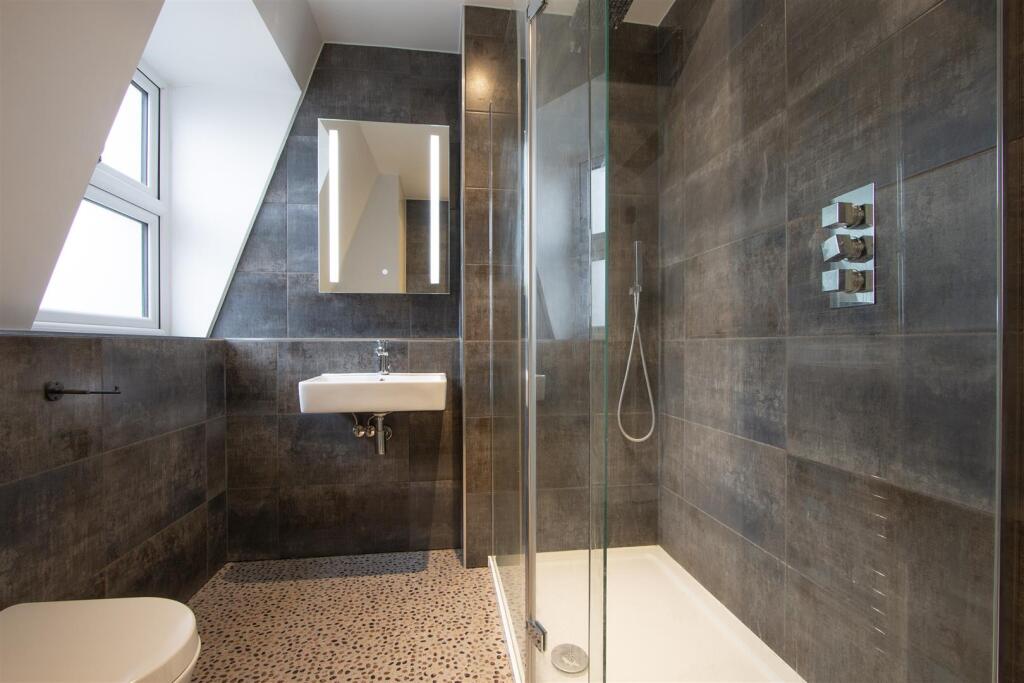 9b Loubet Street, London bathroom.jpg