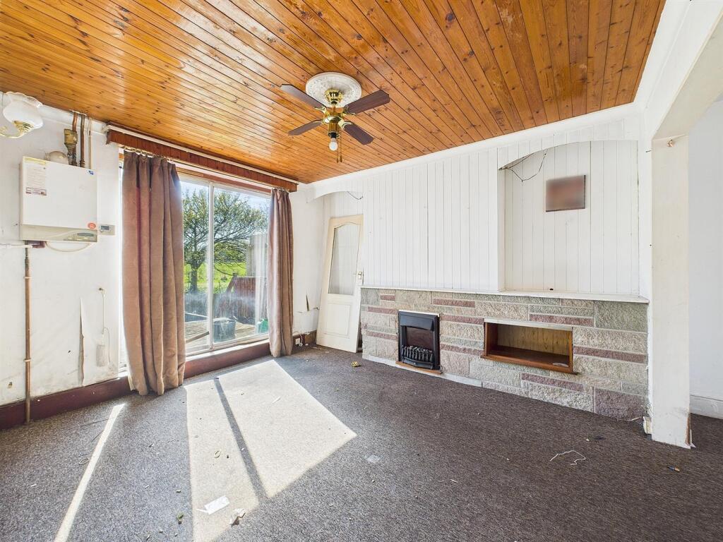 4 - Four Bedroom House for Auction, Vera Road, Fis