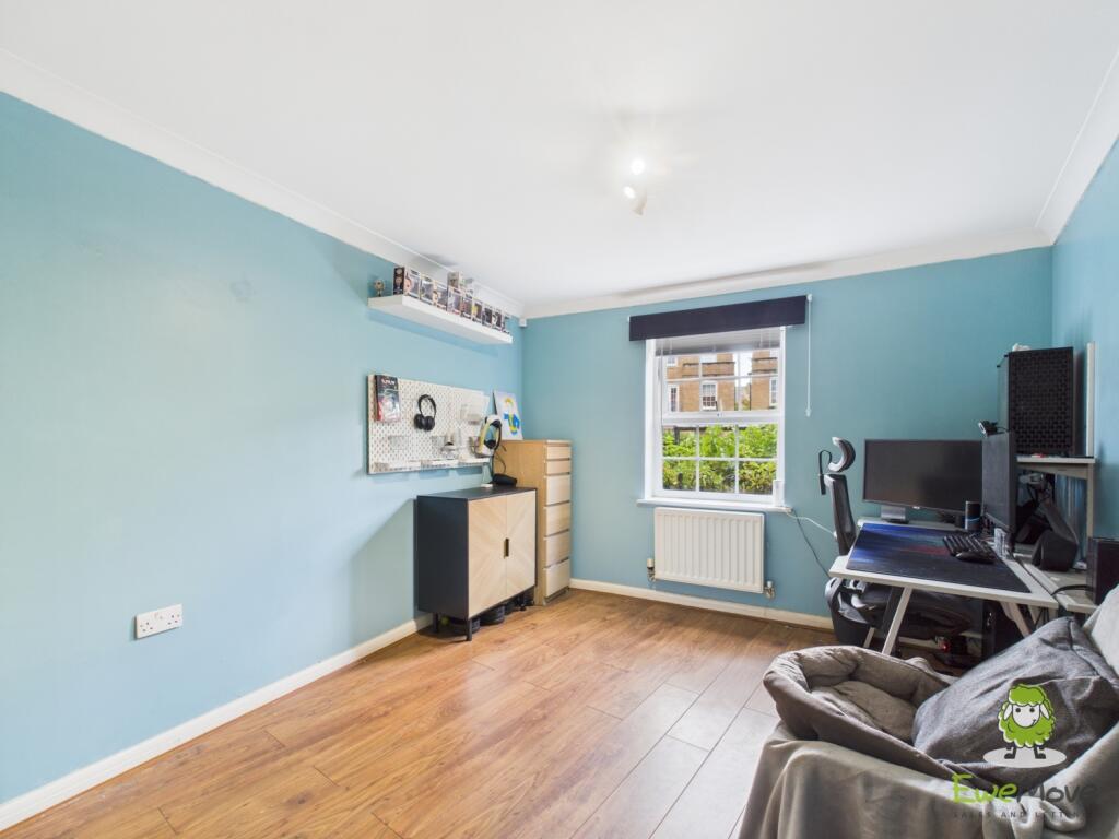 EweMove Estate Agents Basingstoke - Compton Way