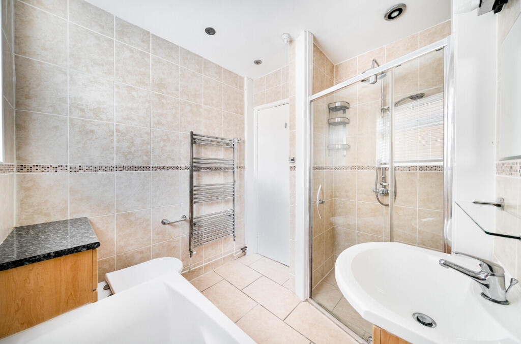 1393583-10-693ffb...