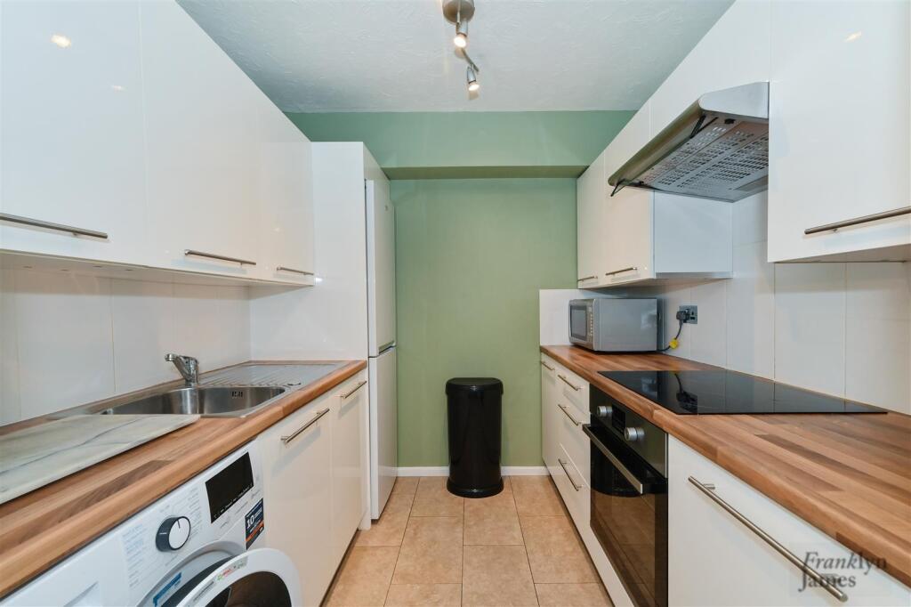 Barnfield-Place (1).JPG