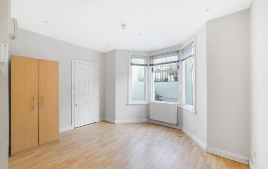 10 ivor court 2 31.07.png