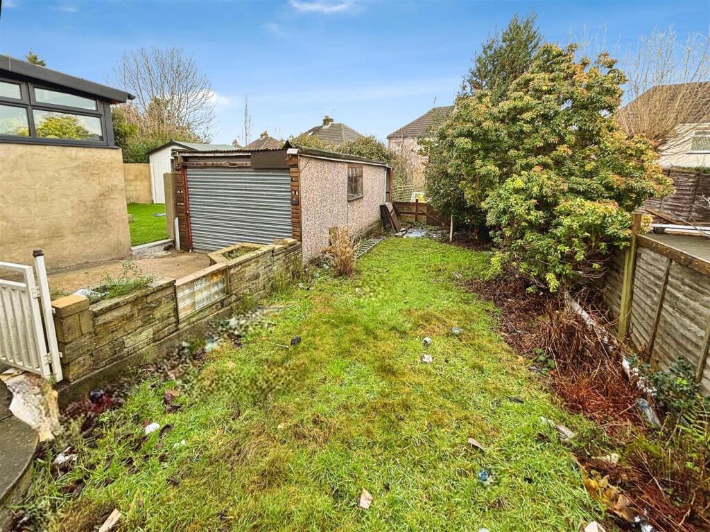 Leeds Road, Eccleshill, Bradford, BD2 3BA