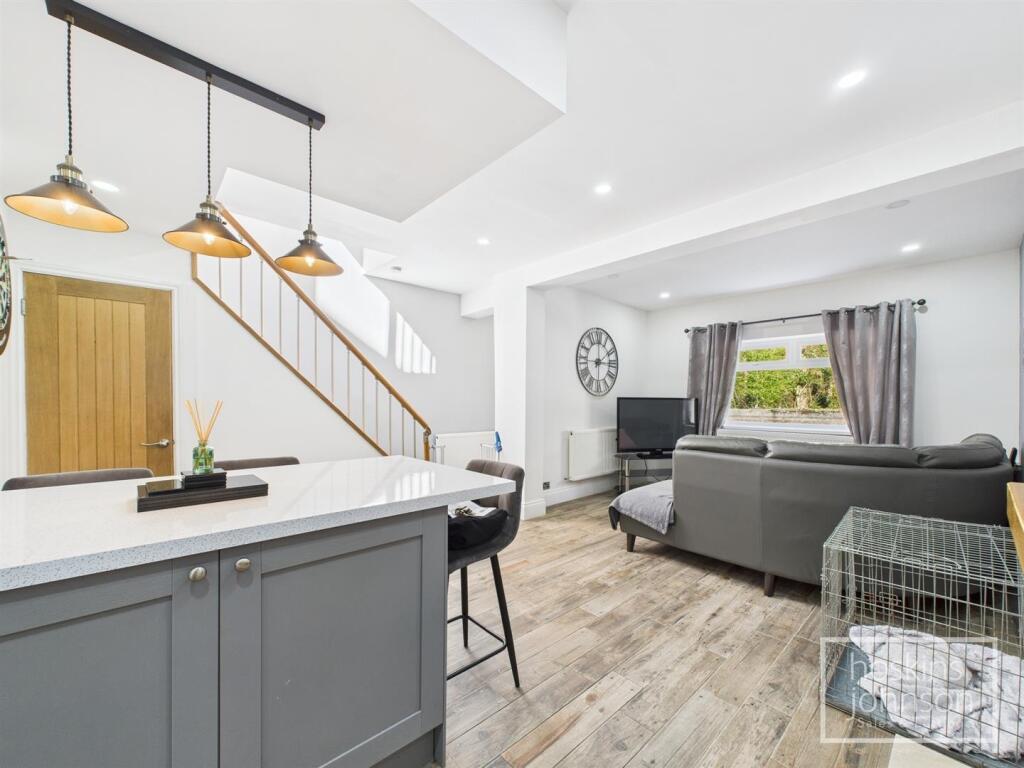 Living/Dining Area