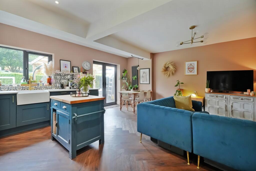Open Plan Family Room and Kitchen