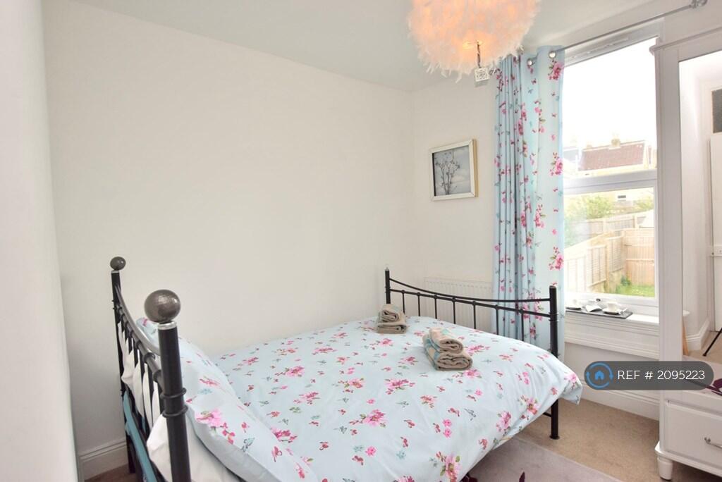 Double Bedroom With Rear View