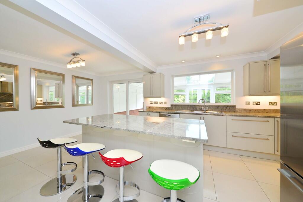 3 Deeley Close - ...