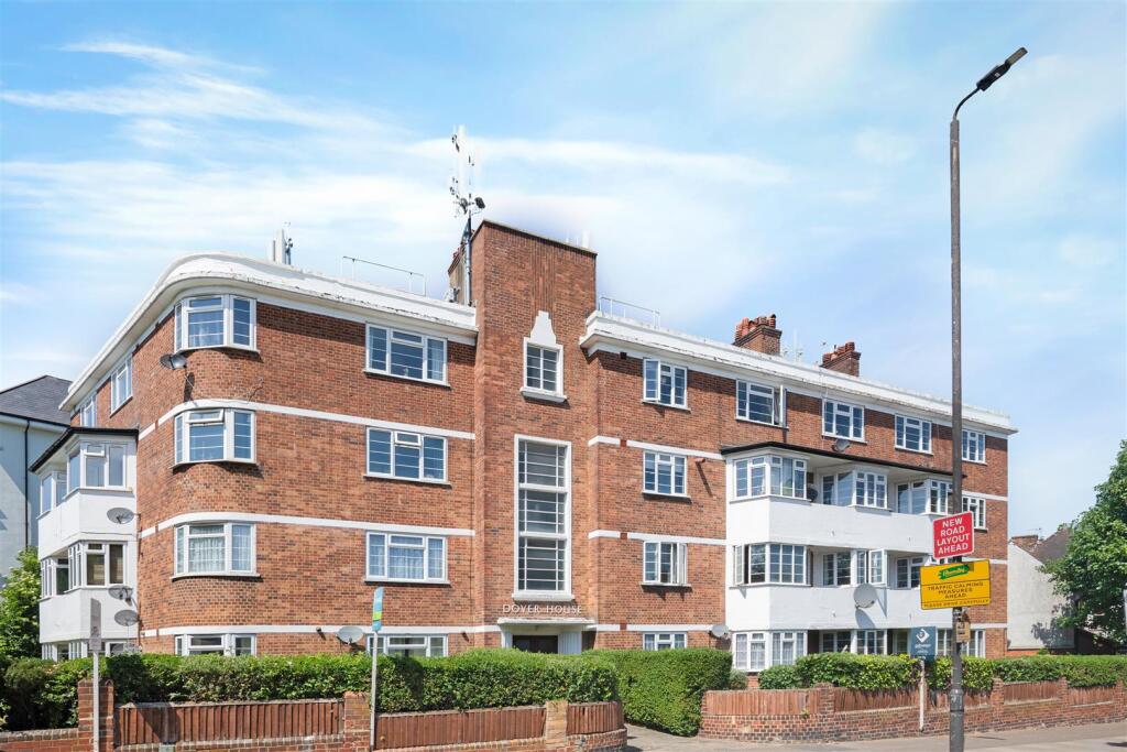 03-00bd83019-PropWPen-JJ-Dover House-3.jpg