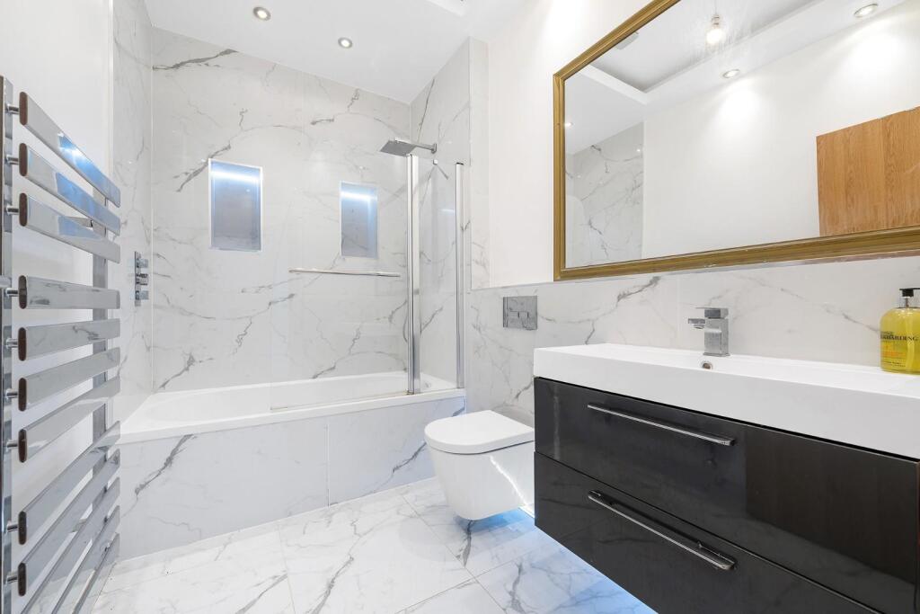 Bathroom top floor.JPG