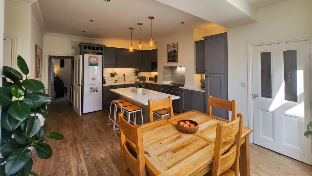 Kitchen | Diner | Snug