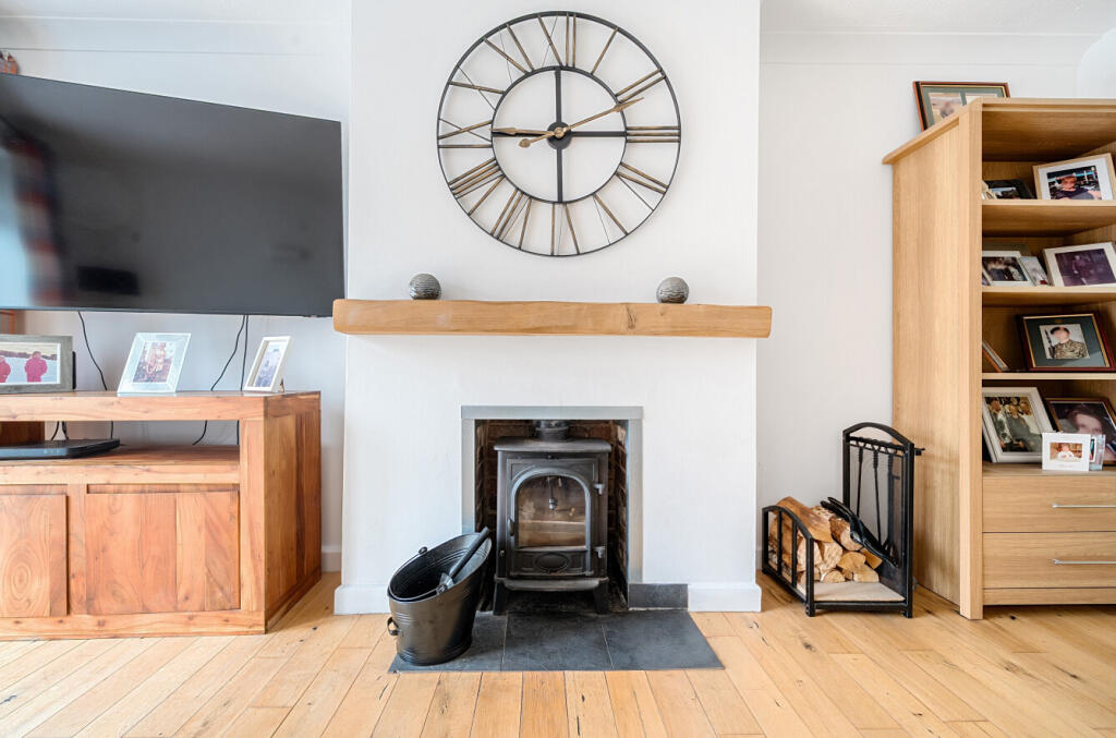 1365107-3-68f5f69...