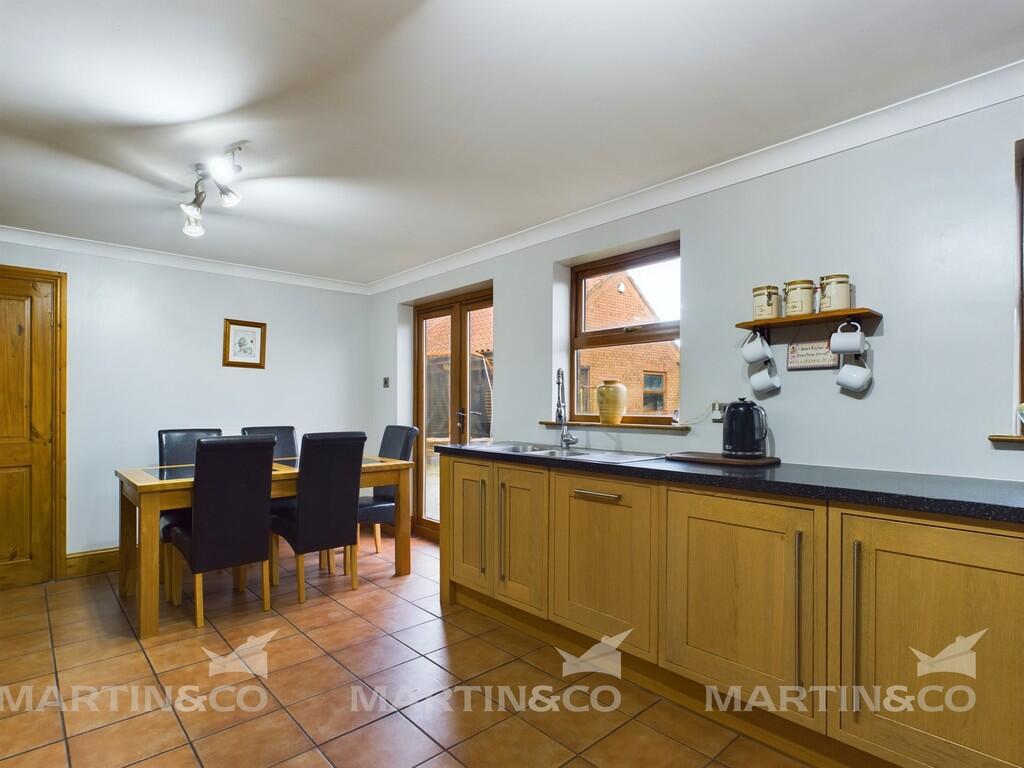 CAM02406G0-PR0376...