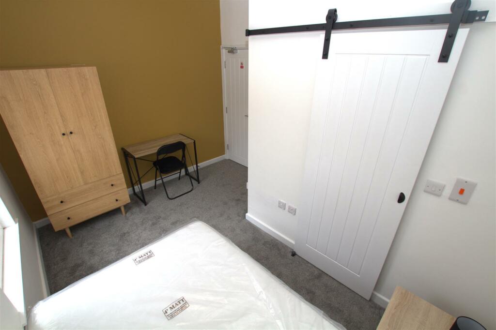 upstairs front .jpg