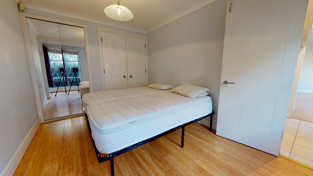 LIVINGROOM ONE