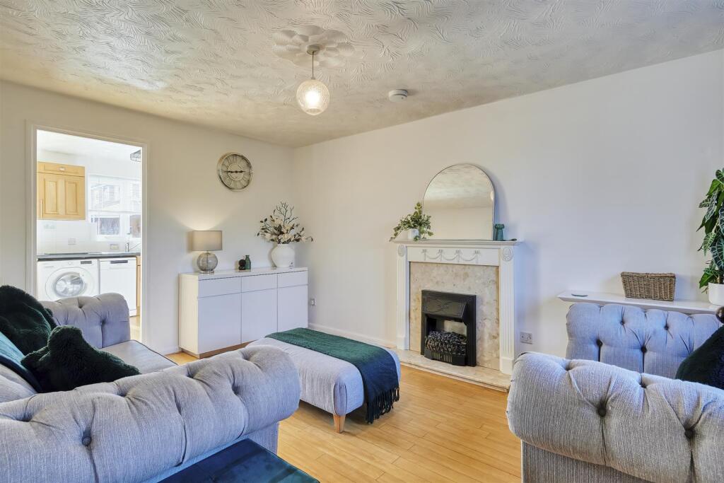 -17 Jasmine Gardens-21_HDR-05.jpg