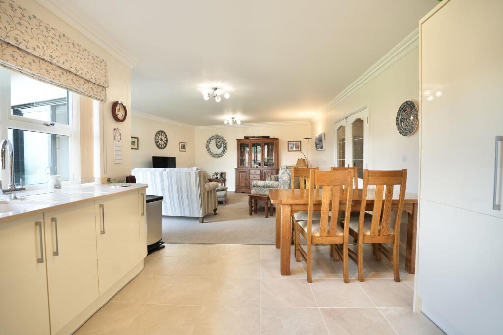 Open Plan Lounge &amp; Kitchen/Diner