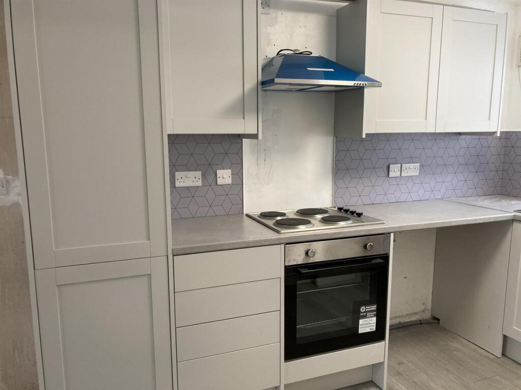 Kitchen 3.jpg
