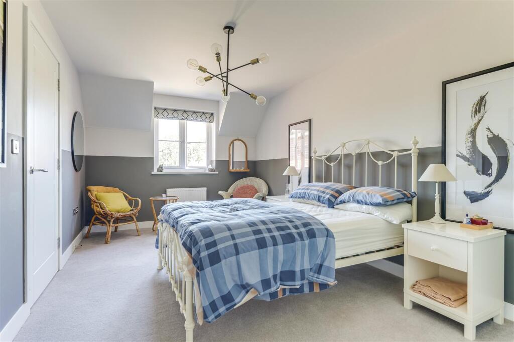 Joyce Frankland Close-12.jpg