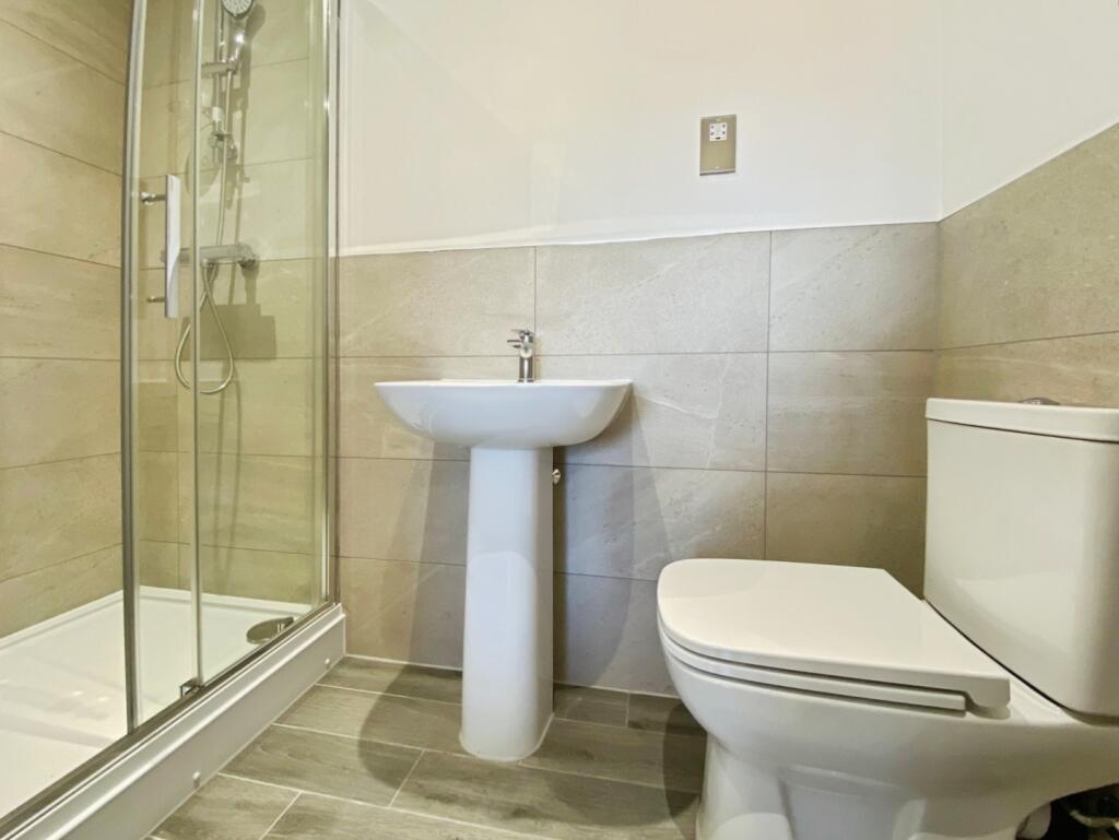 pbox-bathroom-307822.jpg