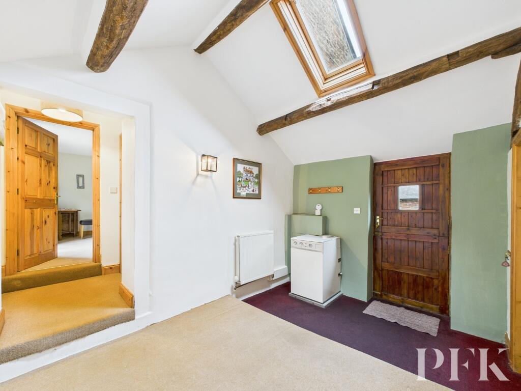 Entrance room - Orchard Cottage (from cobbled courtyard)