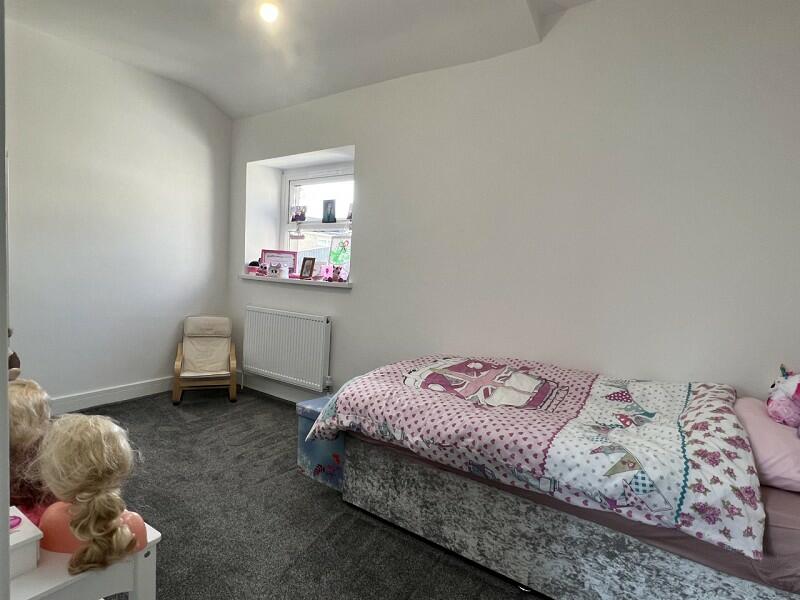 Bedroom 2 (FRONT)