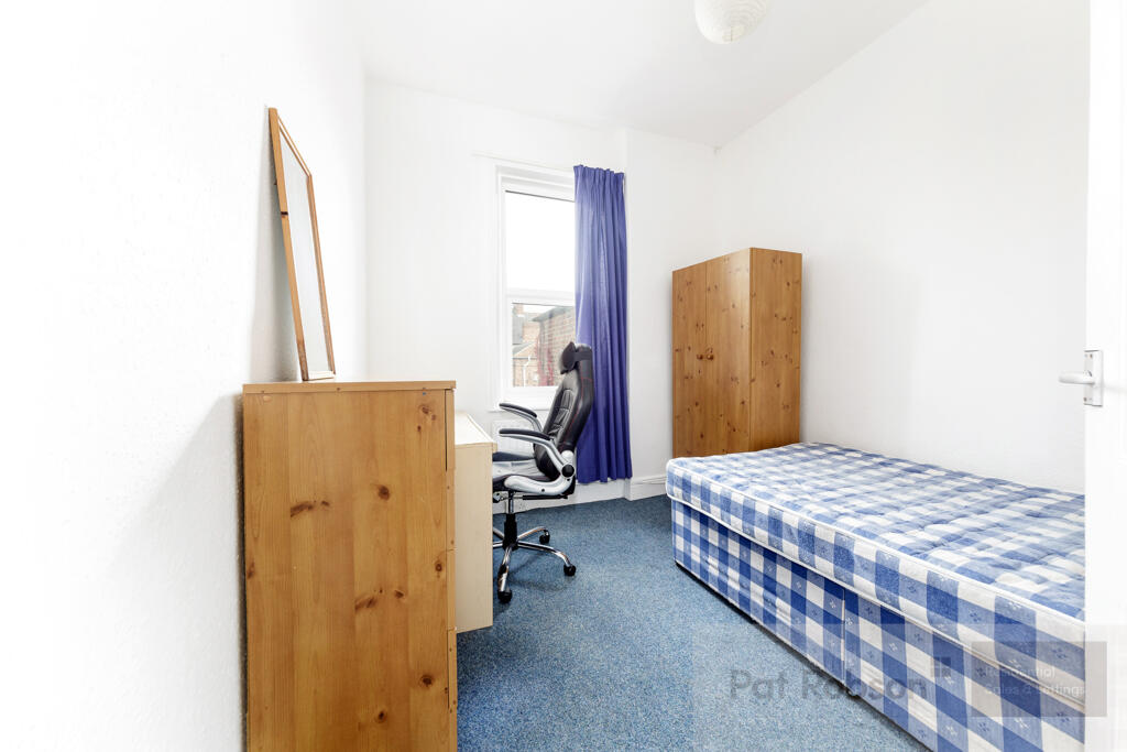 37 mayfair rd715.jpg