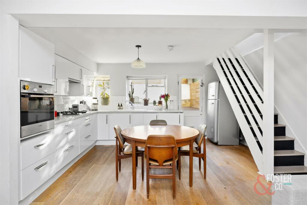 Clarendon Road, 62_004.jpg