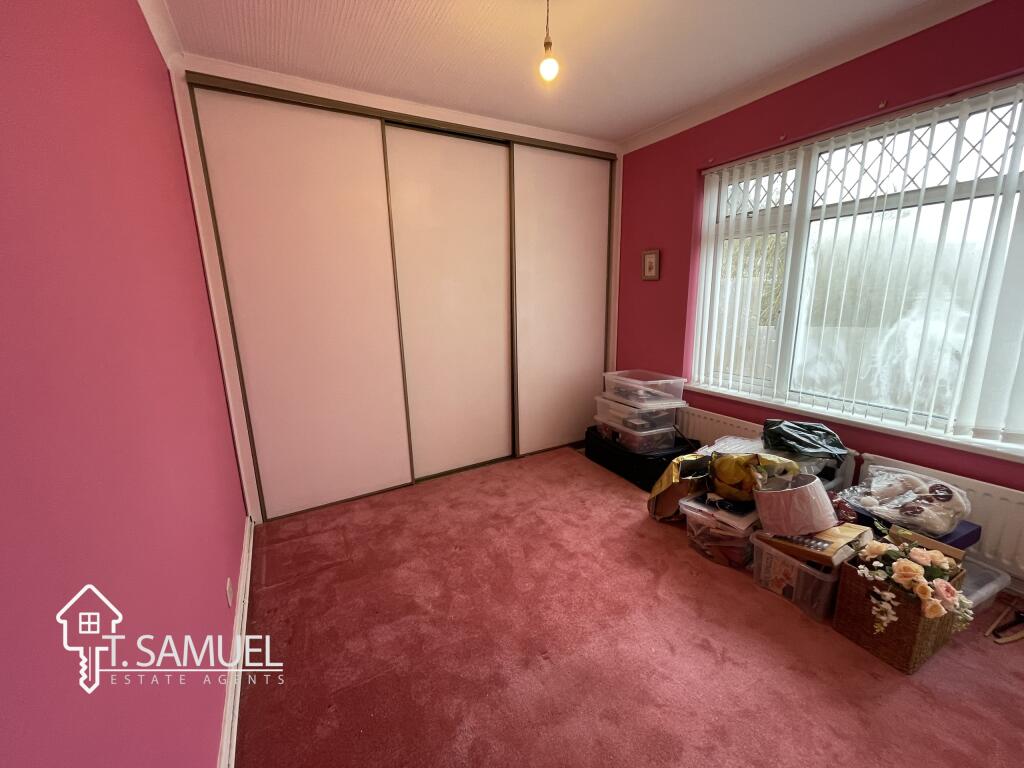 Bedroom 2c.JPG