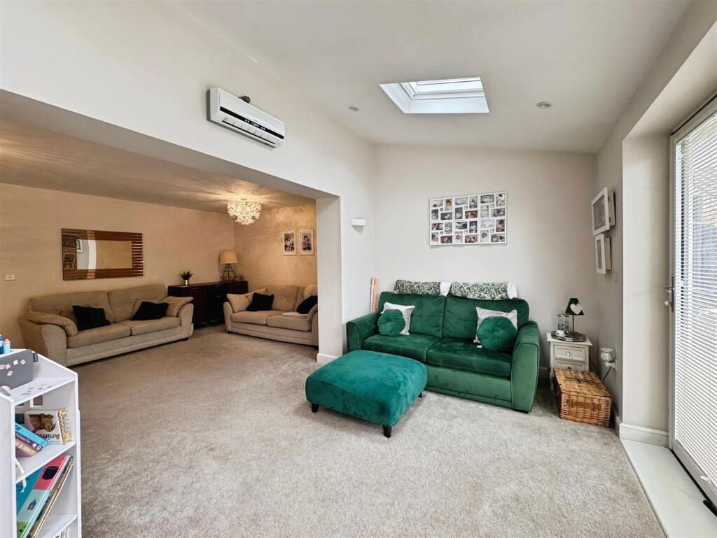 4e1de66b--4063-B984-F5ECC02010F5-39662-0000193BA4A