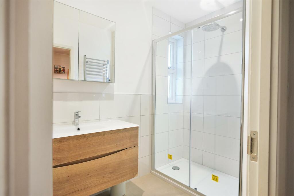 5 Barn Rise - VcOv5o4bW0QaW6PpghRY.jpg