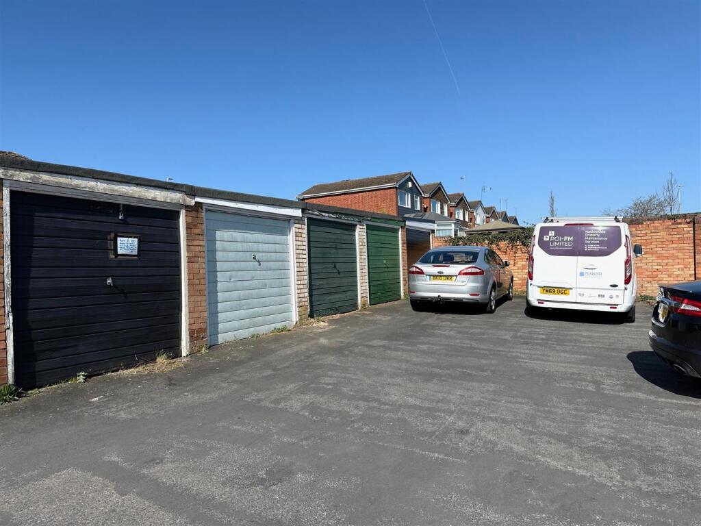 37 speechly garage 1.jpeg