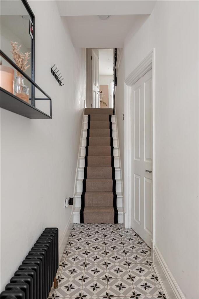 Selwyn Avenue E4