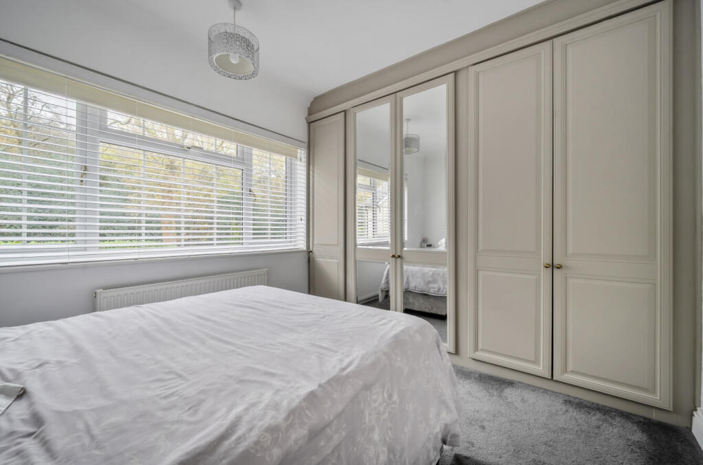 1385280-51-692842...