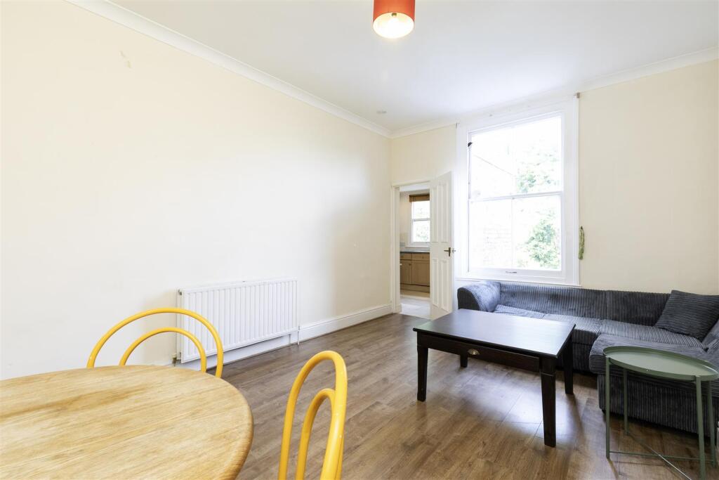 Flat B, 481 Caledonian Road -2.jpg